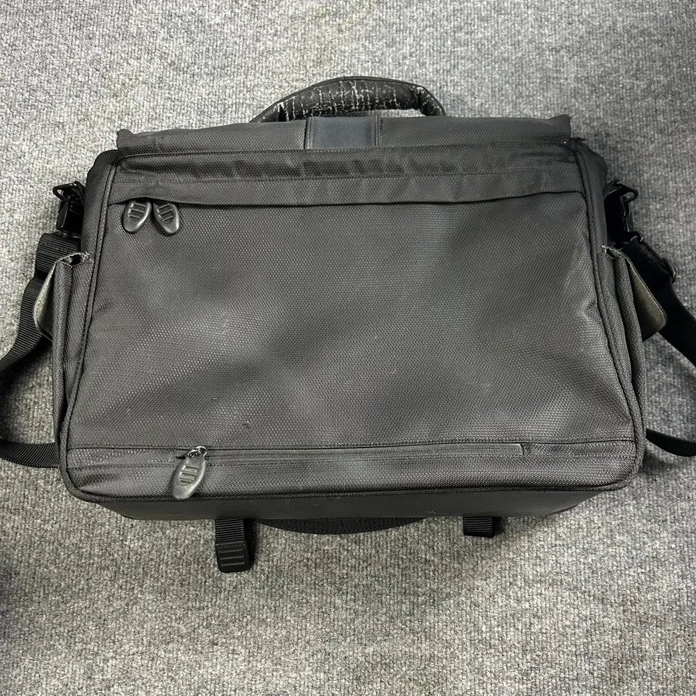 Tumi Black 16